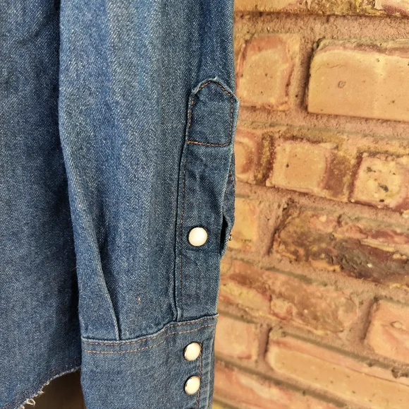 Vintage Wrangler Denim Western Shirt Pearl Snaps Men's 17 L/XL